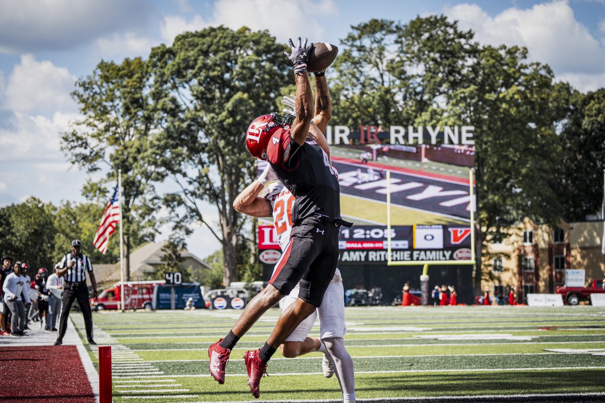 Big time playmaking grad transfer WR that stretches the field, is physical, takes pride in blocking, &amp; makes tough catches outside of frame, contested, and in traffic! Ready to come help your team win a championship! DM’s always open!💪🏾