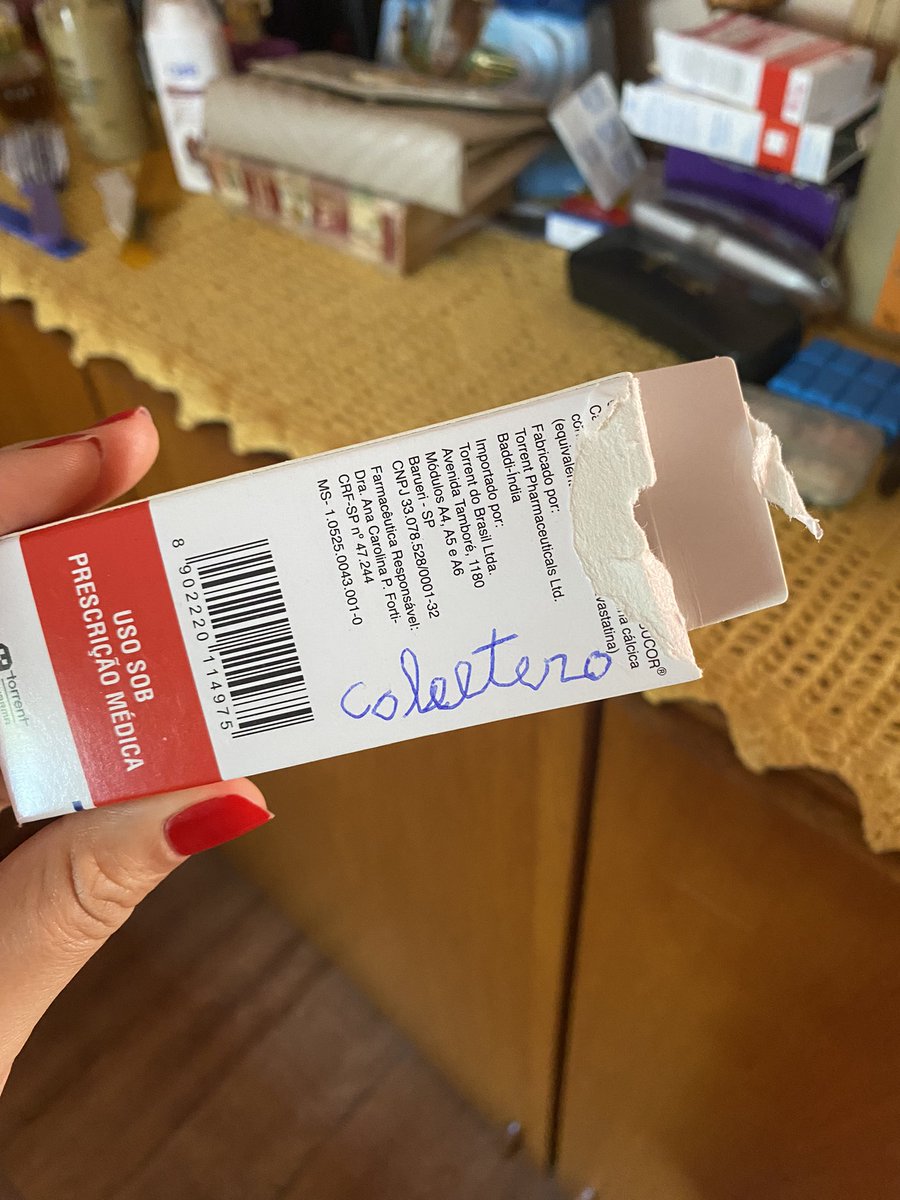 marlene_nasci's tweet photo. Depois da lista de compras, agora meu item favorito são as informações das caixas de remédio da minha vó <3 https://t.co/NUIZBkQZ7a