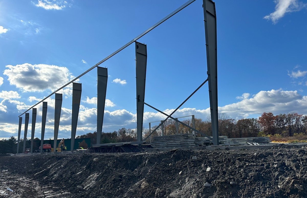DrSolidSteel's tweet photo. Breaking ground on our latest metal building project!
Girts, eave struts, and secondary Purlins are going up, while the rafters are being carefully installed.
Stay tuned for updates as this project comes to life!

#SolidSteelBuildings #metalbuildingconstruction #BestInBusiness https://t.co/GywvmQlOB1