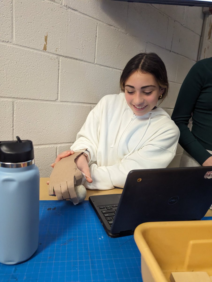 MolloyCanHelp's tweet photo. Testing day for bionic hands version 1.  Students had 5 tests to perform that allowed them to analyze and develop improvements @PVCplacetobe  
Next up: The Claw!!!! https://t.co/bvO21LSLPl