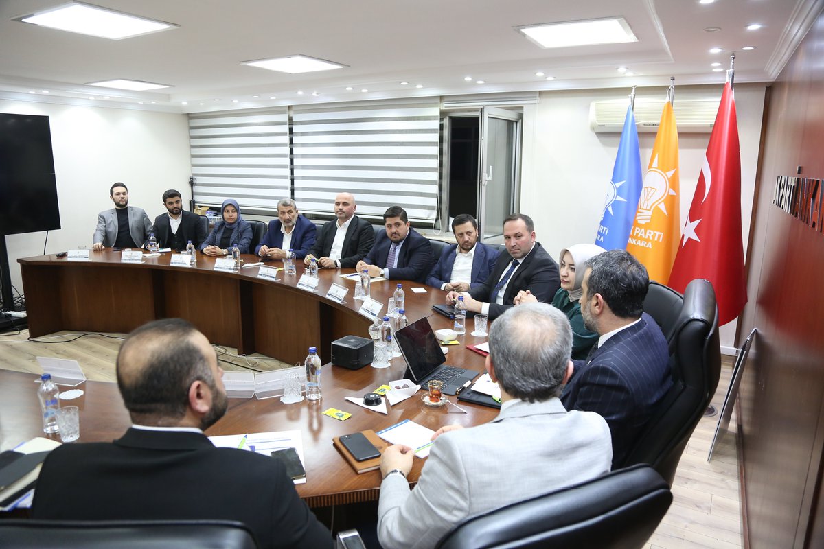 Genel Merkez Ankara Teşkilat Koordinatörümüz, Sakarya Milletvekilimiz, <a href="/cigdemerdogantr/">Çiğdem ERDOĞAN</a>'ın katılımıyla ve İl Başkanımız <a href="/hakanhanozcan/">Hakan Han ÖZCAN 🇹🇷</a> başkanlığında haftalık olağan İl Yürütme Kurulu Toplantımızı gerçekleştirdik.