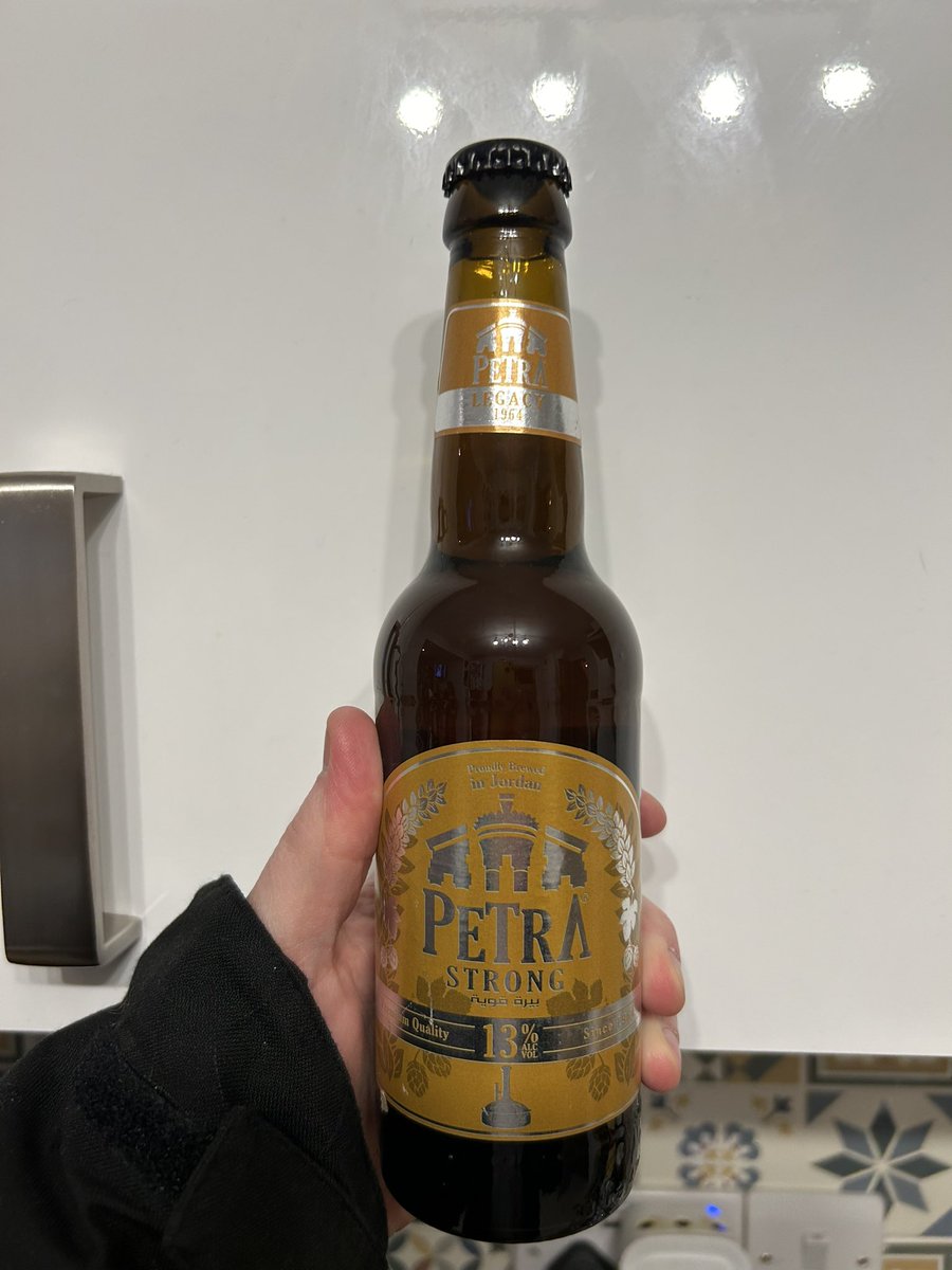 What a start to the week. Wondered what was in the box on the doorstep and it’s this UNREAL effort courtesy of <a href="/Ohg_99/">Owen</a> 🤩 this takes us down to 10 beers left to source
