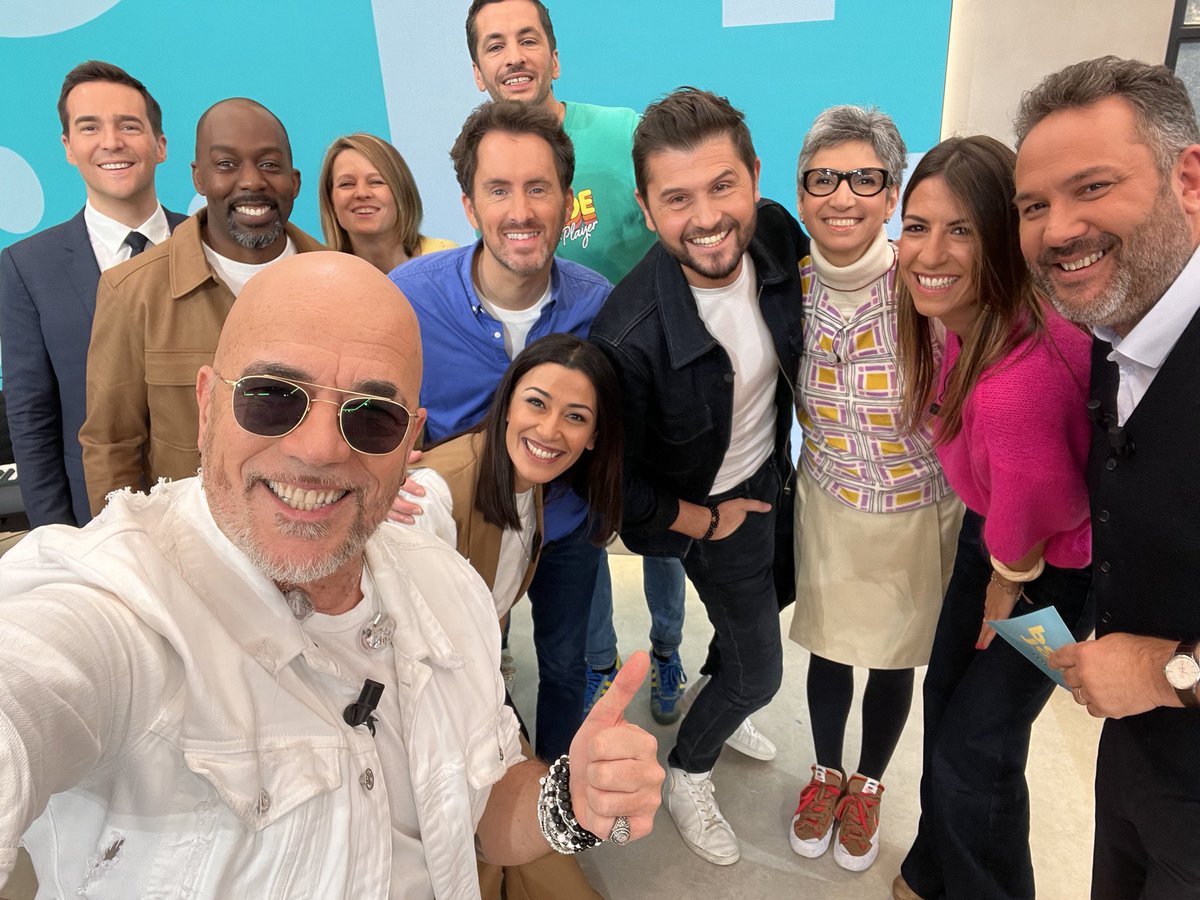 Quelle formidable première de #BonjourLaMatinaleTF1 ! Merci à vous de nous avoir suivis et merci à <a href="/pascalobispo/">Pascal Obispo</a> pour ce magnifique selfie 😁

cc <a href="/Bruce_Toussaint/">Bruce Toussaint</a>