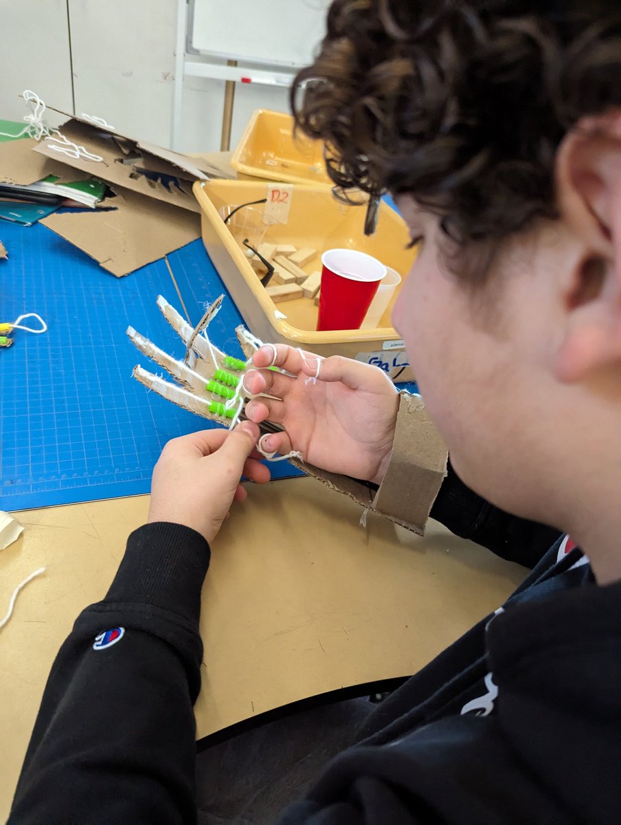 MolloyCanHelp's tweet photo. Testing day for bionic hands version 1.  Students had 5 tests to perform that allowed them to analyze and develop improvements @PVCplacetobe  
Next up: The Claw!!!! https://t.co/bvO21LSLPl