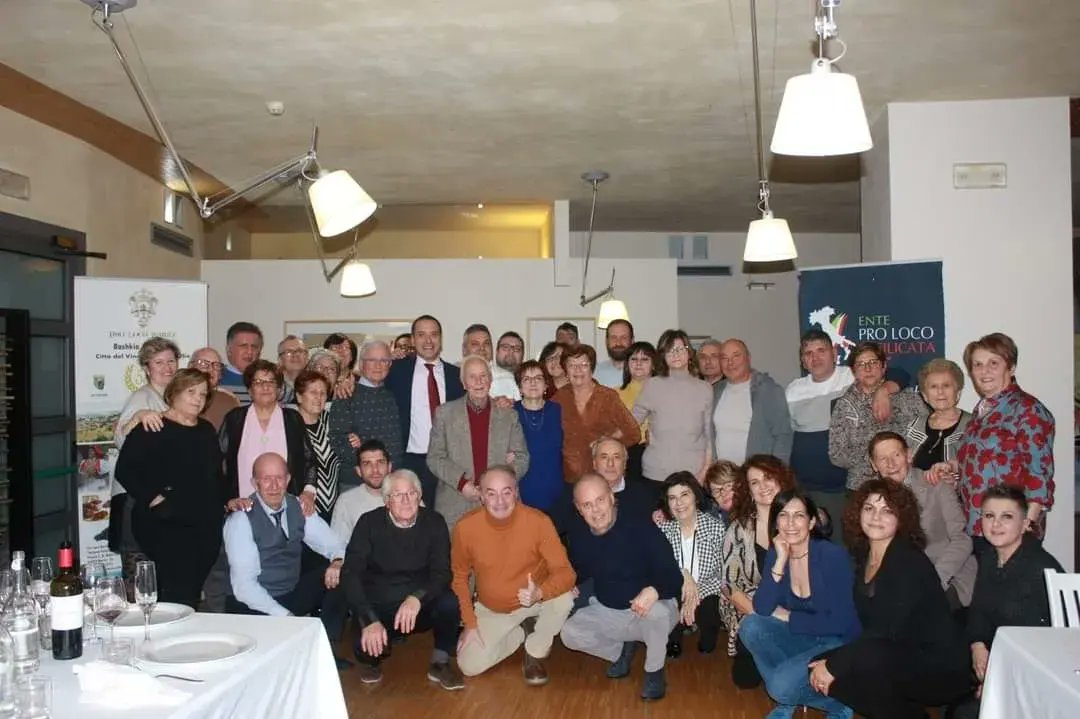 prolocobas's tweet image. Importante cerimonia celebrativa presso il GRAND HOTEL GARDEN a #Barile promossa dalla #ProLoco per la consegna delle Benemerenze ai Presidenti emeriti #ProLocoBarile Aps fondata nel 1966 tra le più longeve  della #Lucania ❤️
#prolocobasiliacata 🇮🇹