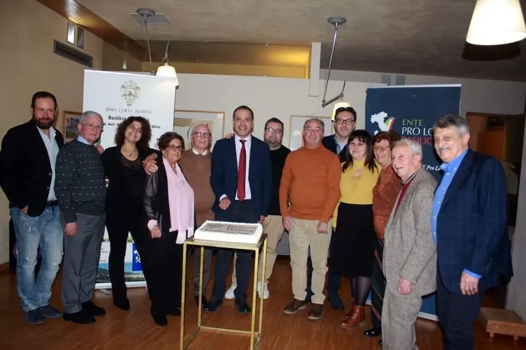 prolocobas's tweet image. Importante cerimonia celebrativa presso il GRAND HOTEL GARDEN a #Barile promossa dalla #ProLoco per la consegna delle Benemerenze ai Presidenti emeriti #ProLocoBarile Aps fondata nel 1966 tra le più longeve  della #Lucania ❤️
#prolocobasiliacata 🇮🇹
