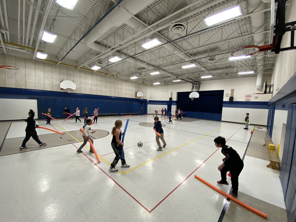 Noodle hockey with Mrs. Lafrance’s class! - #sportsmatter #creativeeducation