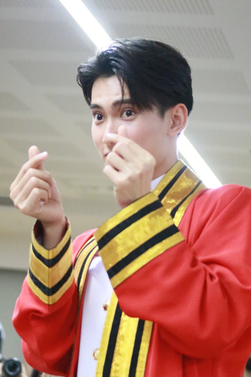 Namtip_si's tweet image. ตั้งแต่วันนั้นจนถึงวันนี้ เฟริสท์เก่งที่สุดเลยย เราไม่อายเลยที่มีเฟริสท์เป็น #รักแรกของเฟริสท์ นายเก่งมาก🧡🧡
#FirstfhGraduationDay