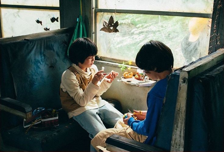 dohyunpill's tweet photo. // monster (2023) spoiler

i think at first, minato was jus curious abt yori, glancing at him in class, then it turned to hanging out after class, building their own safe space, &amp; next thing minato knows his eyes are suddenly fixated on yori and hes the only person he sees https://t.co/fFGLid3x1g