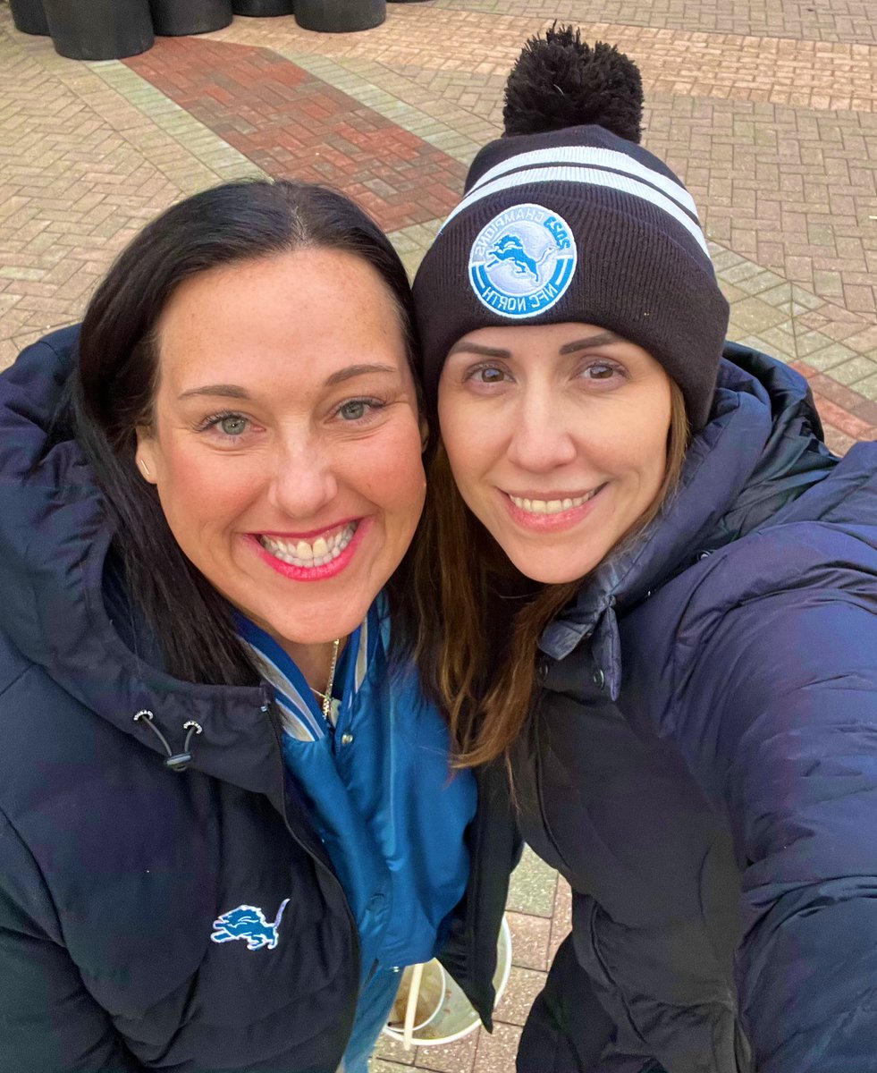 jennavd22's tweet photo. Another @Lions trip with my best pal @blue_jeep and another post game victory photo. Now go get that playoff win! 💙🦁 #OnePride https://t.co/Jr6JXfahKL