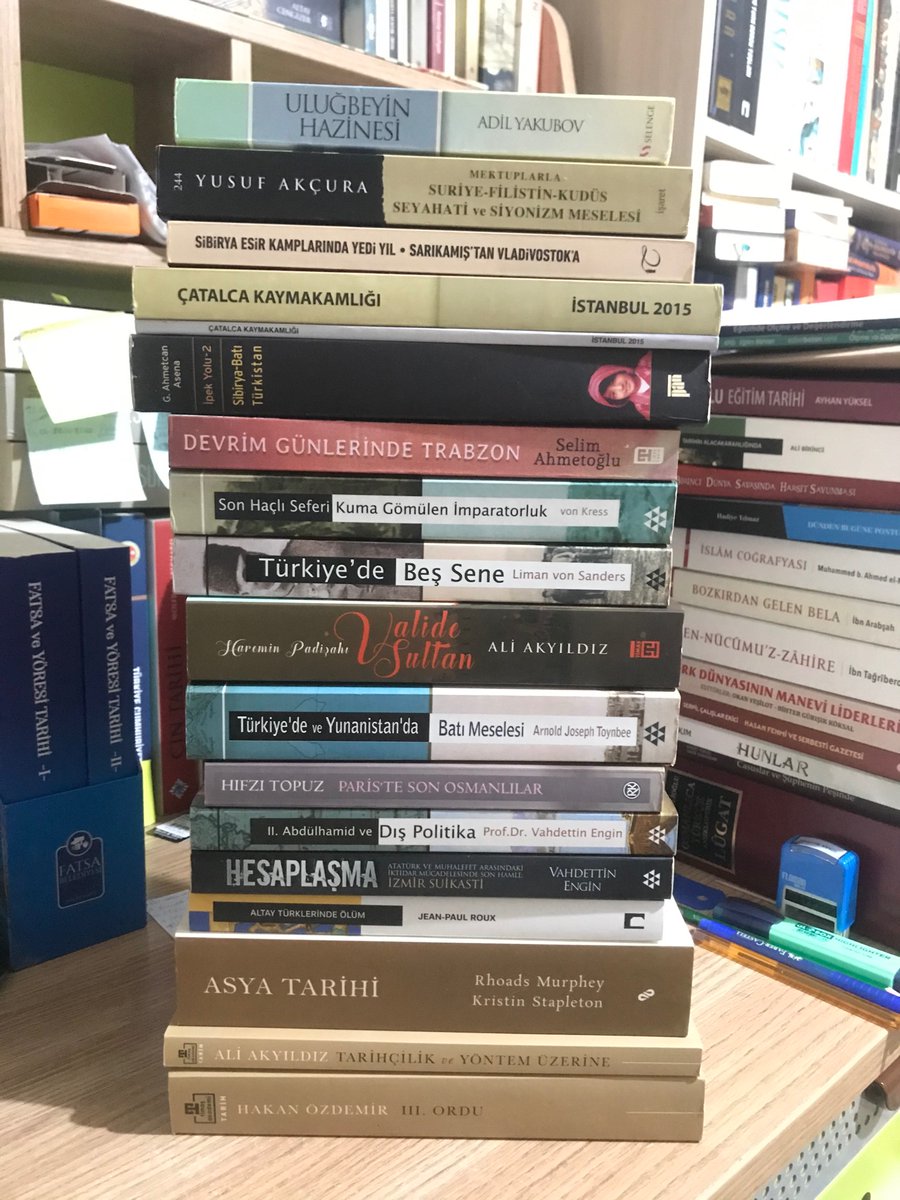 Yeni yılın ilk kitapları. 🤗