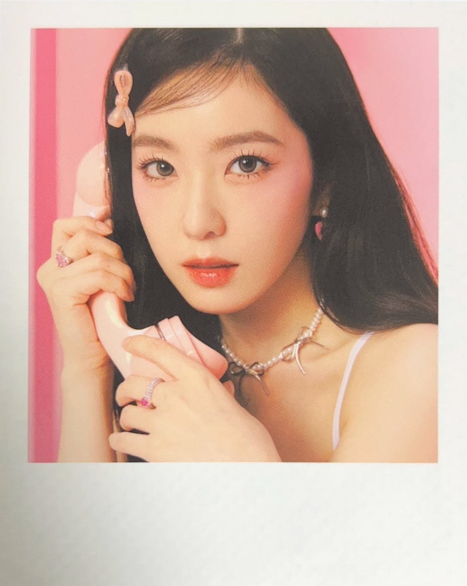 joohyunbrasil's tweet photo. 📸| Scans de Photocards da Irene do Season’s Greetings 2024.

#IRENE #아이린 #RedVelvet @RVsmtown https://t.co/hwN5Aqefqj