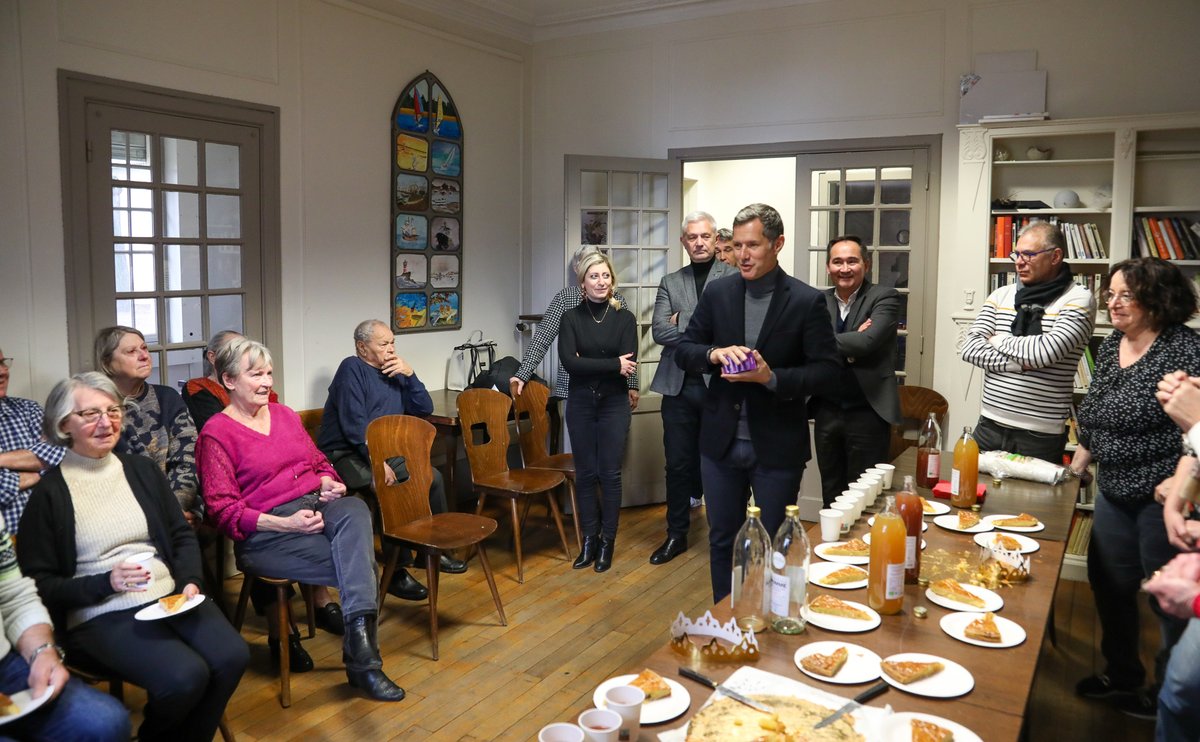 NDaragon's tweet photo. Très heureux de partager la première galette des Rois de l’année avec les nombreux adhérents de nos clubs seniors #valentinois, des moments de convivialité empreints de simplicité. 
Un tradition gourmande dans une ambiance chaleureuse qui se poursuivra tout le mois de janvier ! https://t.co/SgYqxdrka2