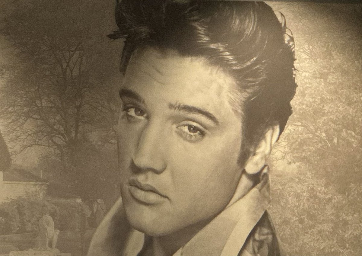 Happy Birthday @ElvisPresley ! 
.
.
#stilltheking #elvis #elvispresley #happybirthday