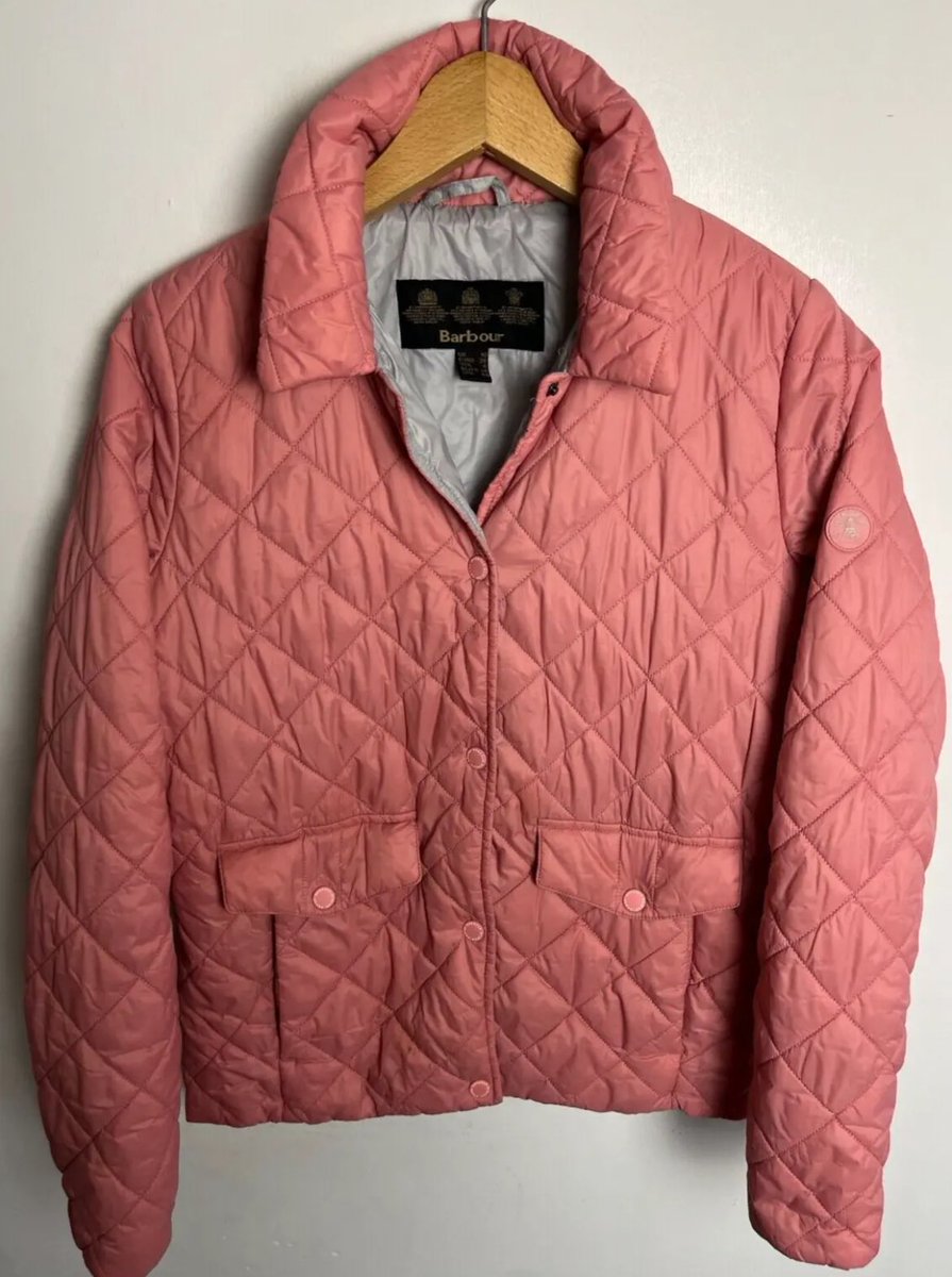 TommyTeesFash's tweet photo. This beautifully pink ladies Barbour jacket just arrived in stock, in great used condition and only £30 on my Depop https://t.co/iNBTN6RTDc #barbour #pink #fashion #depop #winter #spring #autumn #puffer #quilted #coat #ladies #women #sale https://t.co/DqNigclyA6