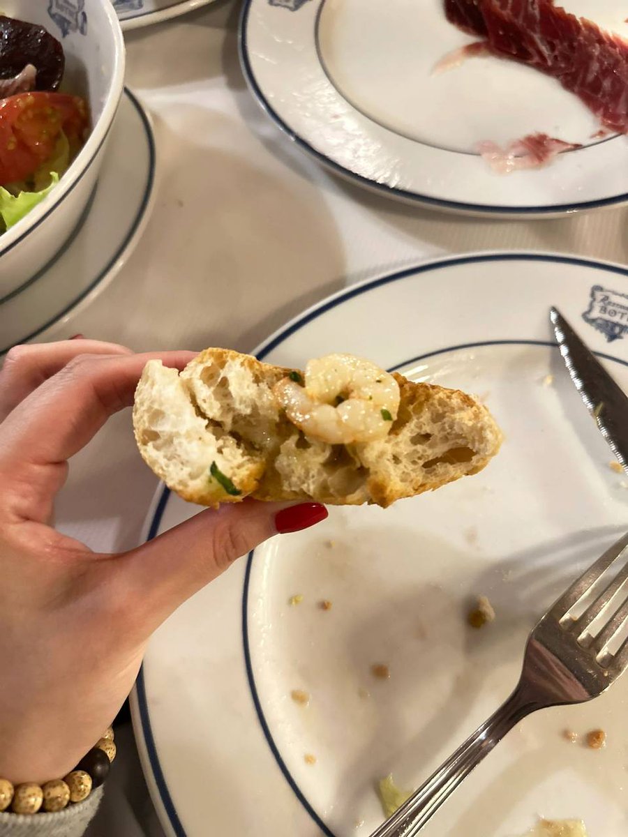 feiwong7924's tweet photo. Savoring the essence of Spain in every delectable bite. Madrid's culinary masterpiece, where each dish feels like a journey through flavors https://t.co/GTB2e6HMdN