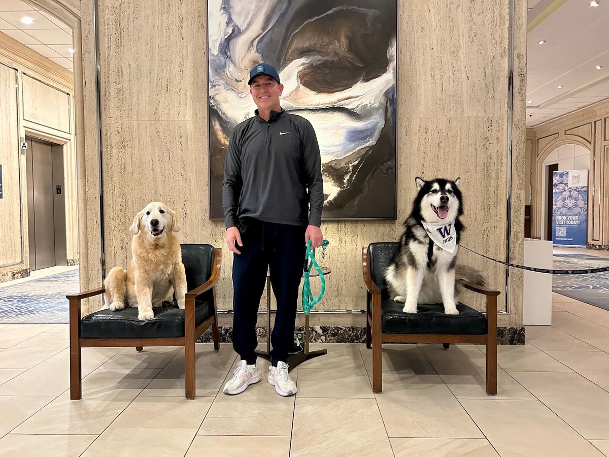 WestCoastCFB's tweet photo. We have a Dubs X Ben collab in Houston https://t.co/NyApI9KgAy
