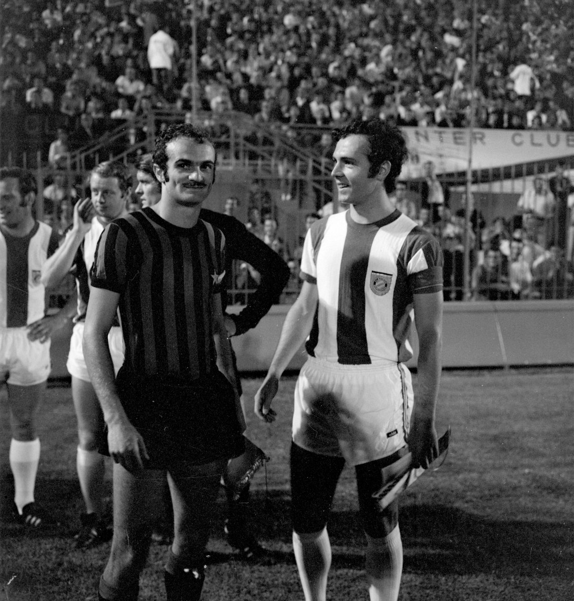 Inter_en's tweet photo. He embodied class and fair play and will remain a legend of world football: the Club and the entire Nerazzurri universe join in mourning the passing of Franz Beckenbauer

#FCIM https://t.co/ka04RpJV1w