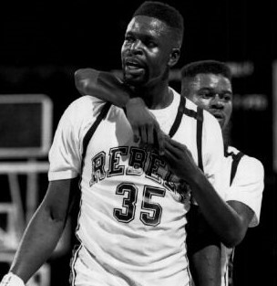KingsofVegas__'s tweet photo. 3 tough guys pictured here. @HuntNice12 #MosesScurry and #DavidButler. The other teams might of had taller players, but our guys were just bigger. Much bigger. These vintage @TheRunninRebels have some incredible stories of life and basketball. #KingsofVegas https://t.co/wsPwCx08On
