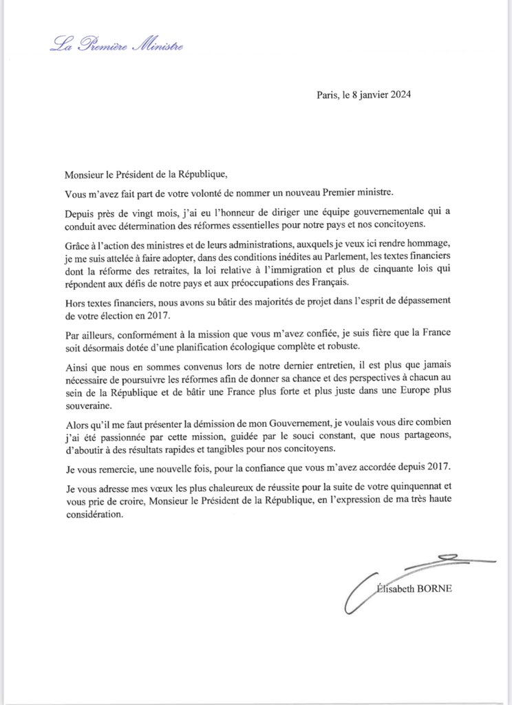 JPhDerosier's tweet photo. Voici la lettre de démission de #Borne.
Elle reprend la formule de Michel Rocard, en 1991 « Alors qu'il me faut présenter la démission de mon Gouvernement ».
Ce dernier avait alors dit à la presse « J’ai été viré »
#1erMinistre #Remaniement 
@ChaireEtuParl https://t.co/B7JJoZBwQ4