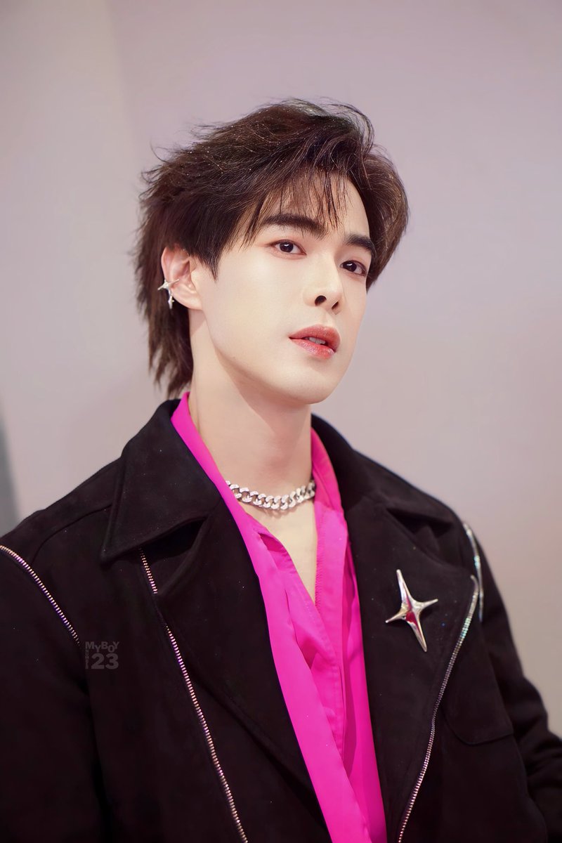 myboynumber23's tweet photo. ต้องอวยยังไงอ่ะ หล่อมากก 🔥

@arawillie_ 
#arawillie #hashtax 
#idolexchange https://t.co/EKcCg72UkM