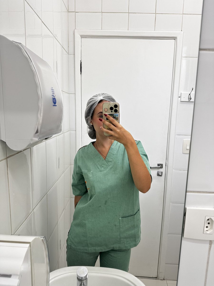 fer_bernarde's tweet photo. Today is a day of a new beginning! I started in a new IVF lab as an andrologist, excited to get more knowledge 🥼🔬 https://t.co/3x9sivgU3s