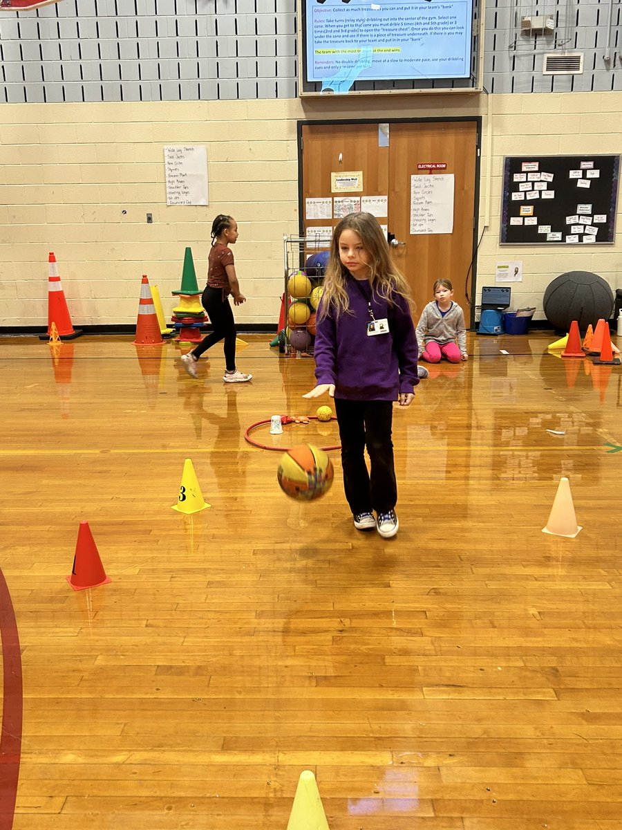 MsBreeman35's tweet photo. Playing Treasure Hunt this week to help us continue your build our dribbling skills π such a fun game that can be easily modified to fit different age groups and ability levels π€π #vdvPE https://t.co/CzAFGh3vFR