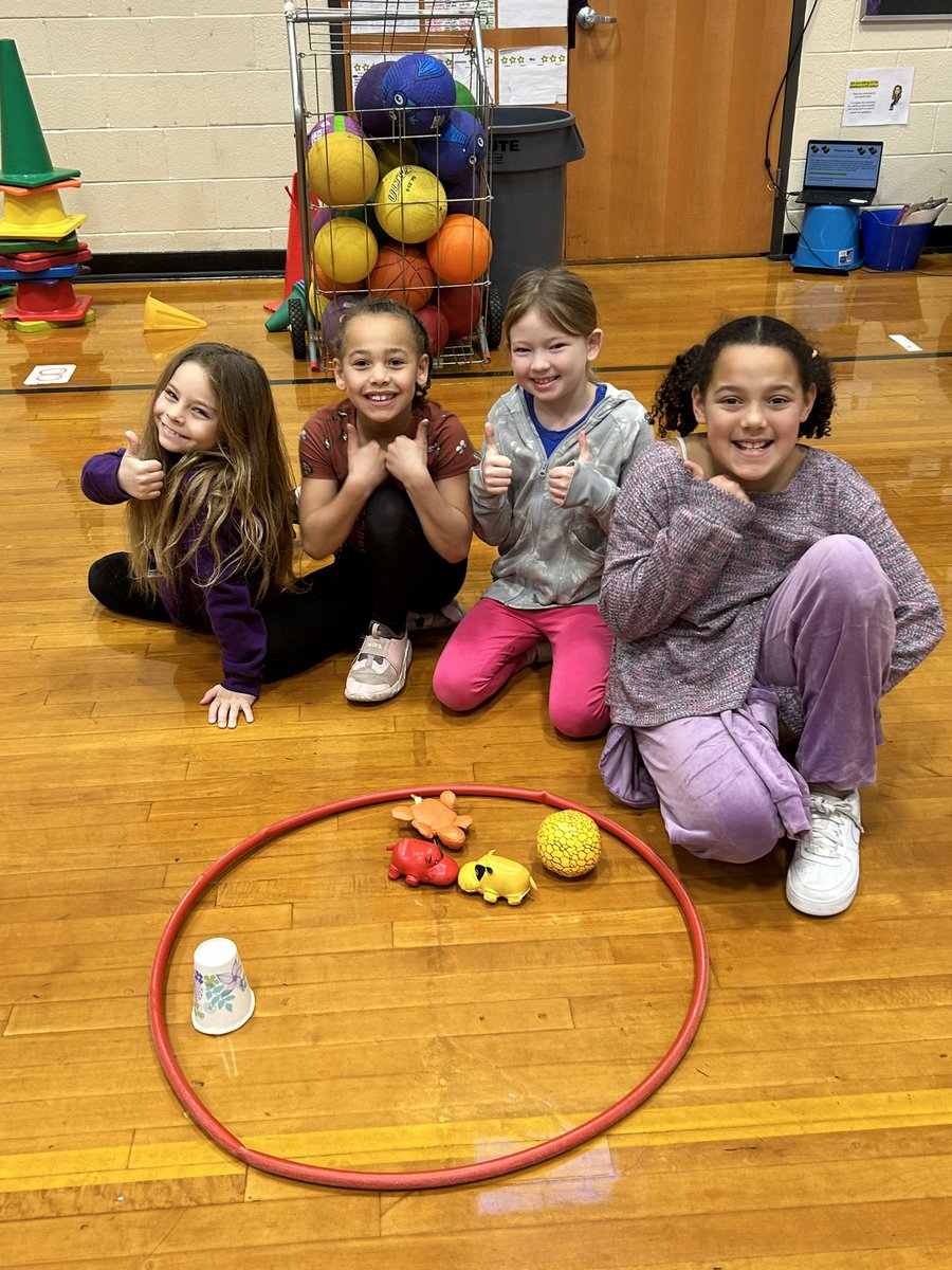 MsBreeman35's tweet photo. Playing Treasure Hunt this week to help us continue your build our dribbling skills π such a fun game that can be easily modified to fit different age groups and ability levels π€π #vdvPE https://t.co/CzAFGh3vFR