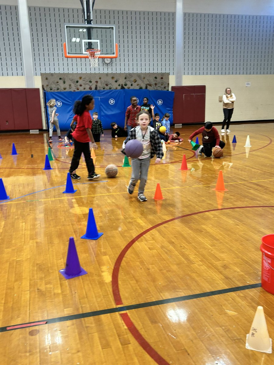 MsBreeman35's tweet photo. Playing Treasure Hunt this week to help us continue your build our dribbling skills π such a fun game that can be easily modified to fit different age groups and ability levels π€π #vdvPE https://t.co/CzAFGh3vFR