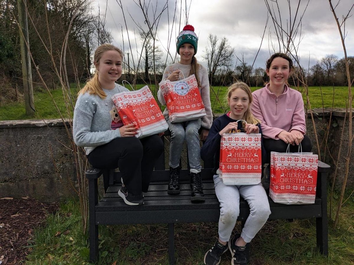 Delighted to receive photos of the children in Ballymoney National School who were runners up in our Schools’ Competition.

Hope you all enjoyed your goodies before your Christmas break! 

#WillowWarm #Briquettes #CarbonNeutral #Sustainability #GuaranteedIrish #EPAregistered