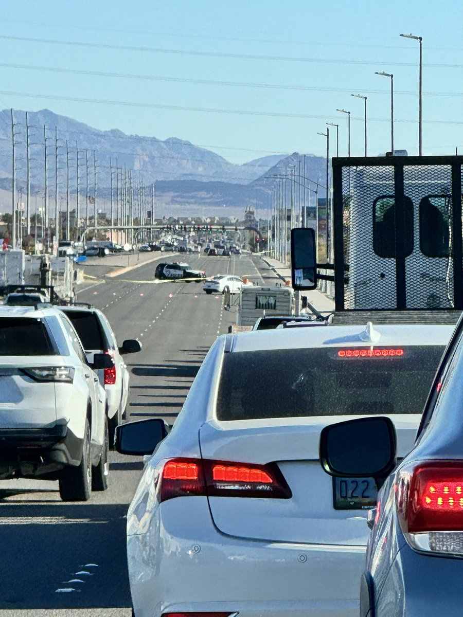 popachula's tweet photo. @FOX5Vegas going down on Blue Diamond… 😮 https://t.co/E9O0lFQAnB