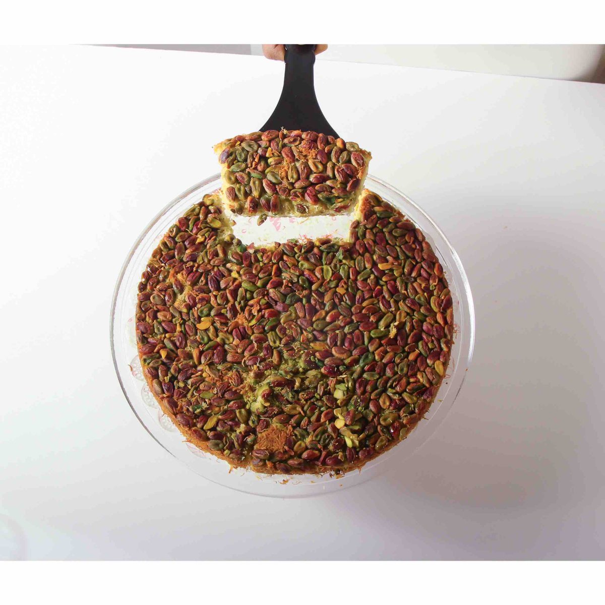 KAlfstq's tweet photo. كنافة لذة الفستق 😍موجودين على ذاشفز @TheChefz_  الرابط المباشر https://t.co/Y5JkzMTQVv https://t.co/TOqh9vAWa0