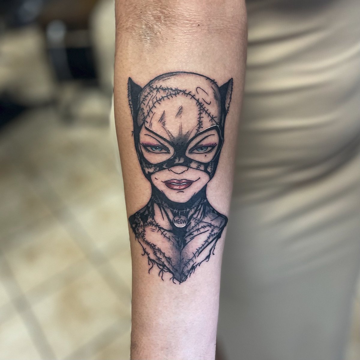 rizzoabby's tweet photo. Newest addition to the portfolio 🐈‍⬛ #tattoo #catwoman https://t.co/NequDlLVk6