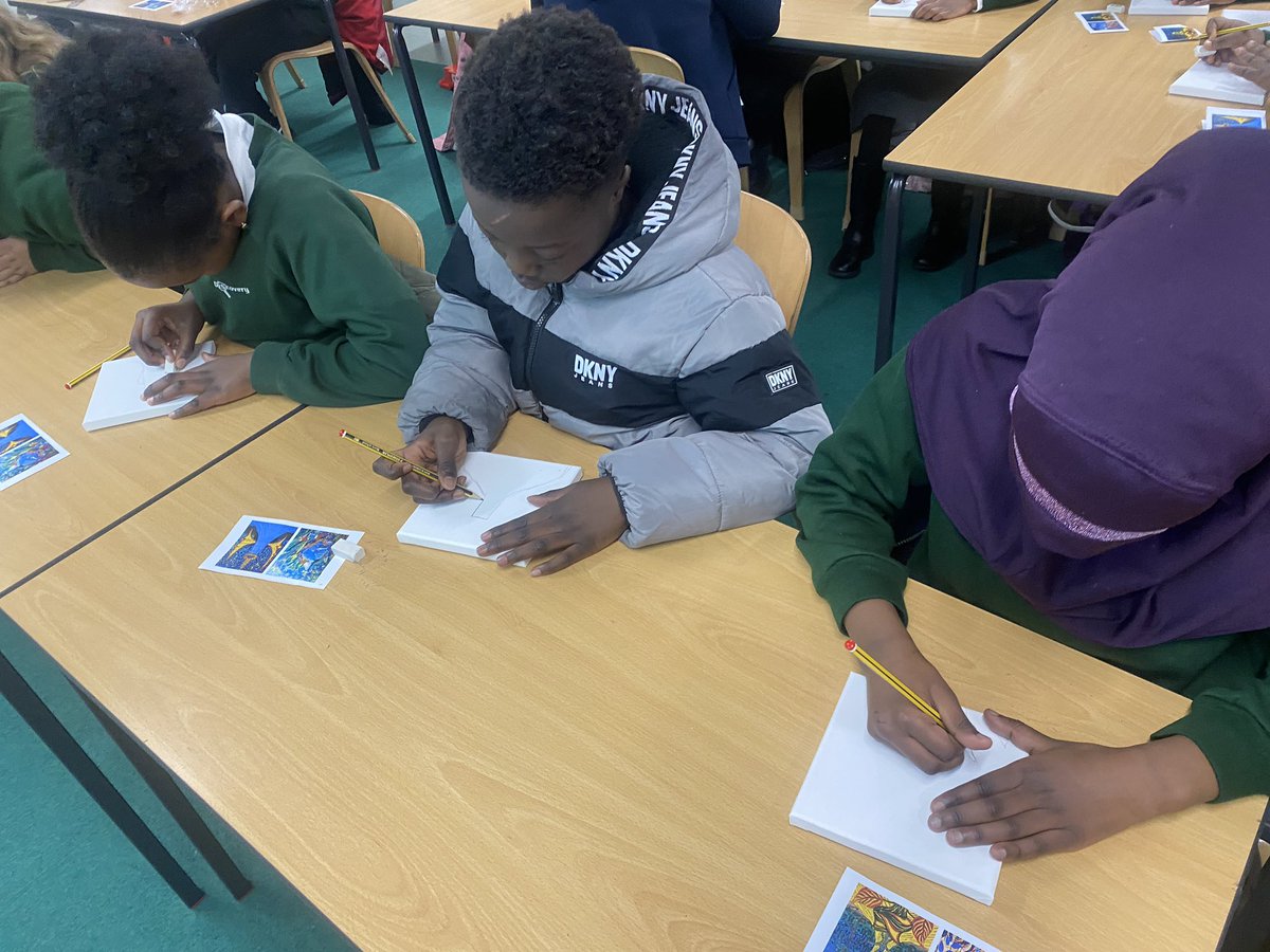 Discovery_Y4's tweet photo. This afternoon, our Year 4️⃣ artists 👩🎨 👨🎨 started sketching ✏️ their canvases - based on the collaborative work of British artist John Dyer @johndyergallery and Tribal Amazon Indian Artist Nixiwaka Yawanawa 🎨 #SpiritoftheRainforest #AmazingAmazon🌴🪵🌺🌻🪨🐍🐆 https://t.co/4TN5APNlfz