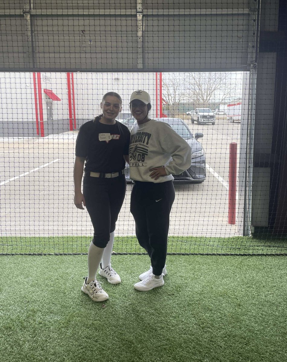 CallieBoren's tweet photo. Had a great time at Epic Fastpitch Winter Camp yesterday! A big thank you to the coaches and all the feedback. @ECUTigersSB @USAOsoftball @SNUSoftball @gclvsoftball @SCU_Softball @NWOSUSOFTBALL https://t.co/H6XJcKaQhw