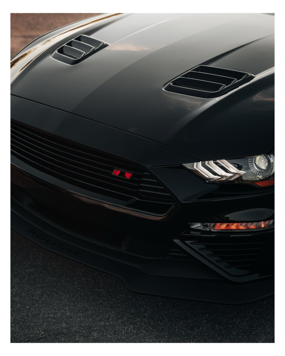 ROUSHPerf's tweet photo. An all-American icon - the Roush TRAKPAK Mustang. Race-tuned suspension, improved powertrain cooling, customizable exhaust and more. What's your favorite part about the TRAKPAK?
#RoushMustang #MustangLife #RoushPerformance https://t.co/tqwWGNsgve