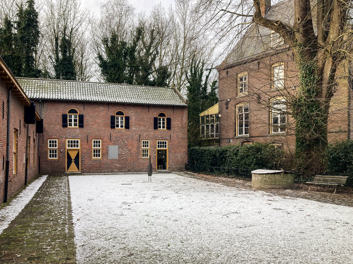 Het was even wit vandaag bij ons kantoor in Haaren! #mijnbrabantslandschap #kasteelnemelaer