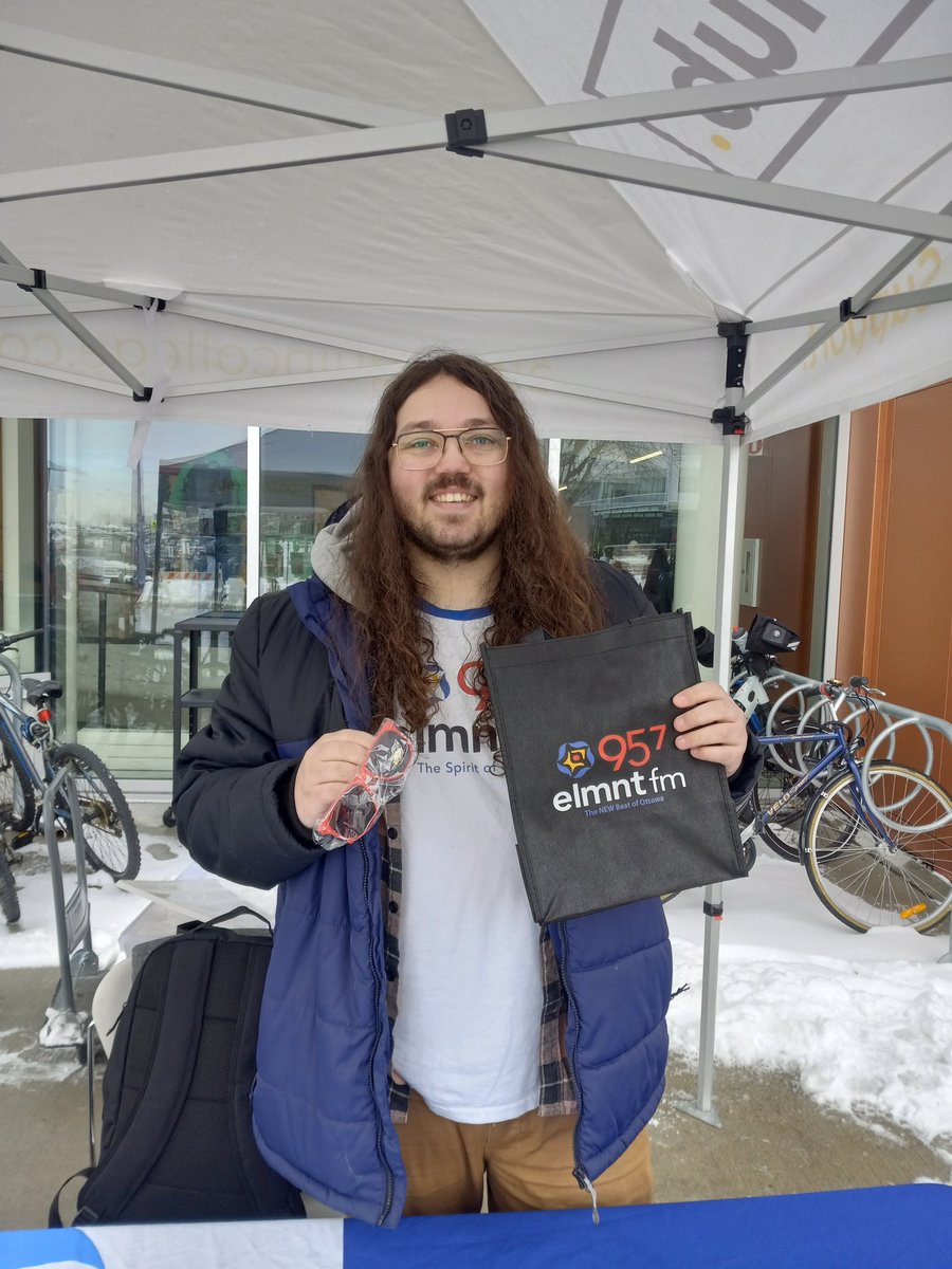 957ELMNTFM's tweet photo. Shawn and Patrick are at @AlgonquinColleg today for #ACDay1! If you're in the area, come by and say hi! @AlgonquinSA https://t.co/fxlTlchv5L