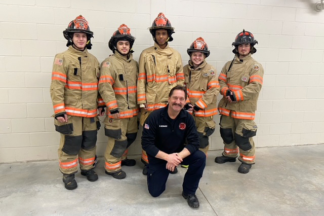 isd199's tweet photo. Thank you to the @cityofighmn Fire Department for leading #Simley's Fire 1 course! Students will get a first-hand look at the firefighting career. Interested students should talk to their counselor. https://t.co/sUoxx1YdHL