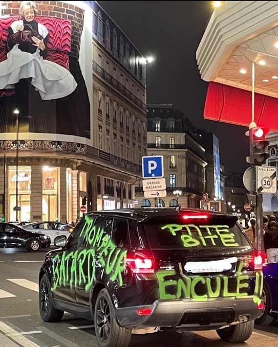 AlertesInfos's tweet photo. 🇫🇷 FLASH - « Trompeur, b*tard, p’tite b*te » : le rappeur Kaza aurait été victime de dégradations sur son véhicule hier soir. (X) https://t.co/sUo8BvRa8F