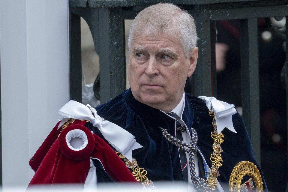 CerfiaFR's tweet photo. 🚨🇺🇸 ALERTE INFO I Jeffrey #Epstein aurait filmé des sextapes de Bill #Clinton, le prince #Andrew, et Sir Richard Branson, d’après de nouveaux documents judiciaires révélés et une déclaration de Sarah Ransome, affirmant avoir été victime de Epstein. (Via Sky News) https://t.co/PmY75Wyywa