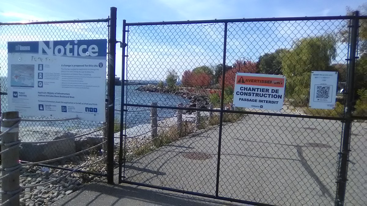 phijimchan's tweet photo. @ONPlace4All #Falshback 2023 #OntarioPlace All these will be replaced by a giant Massage Parlours & Spas with an expensive parking lot!! #Toronto #Ontario https://t.co/SlYUwFgUmT