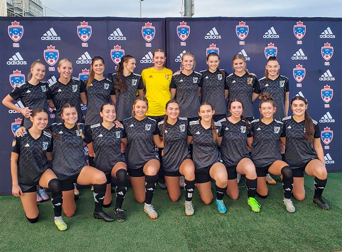 COMPETE 🇺🇸🇹🇿🇬🇧 Lining up for a smashing 2024 💥

Our 06 Girls face the cameras at the NPL <a href="/JPL_USA/">Junior Premier League USA 🇺🇸</a> Mountain West Division Event Two in Arizona 📸

Want to join us? Email TODAY 📲
Info.usa@7eliteacademy.com 

#7EliteAcademy | #7EliteSABA | #PlayerPathway | #YouthSoccerUtah