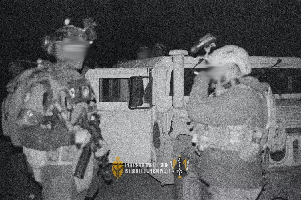 Bravo2_Legion's tweet photo. BRAVO 2 Platoon mounting on HMMWV at night time to deploy for an operation. https://t.co/GLl8XyvOxb