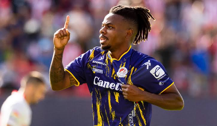 _Captureee's tweet photo. Un inestable mental, un misogino que se parece a Ozuna y un cabrón que se tropieza al correr. 

No están listos para el mejor tridente ofensivo de la liga. 🚬 https://t.co/BGGcE0Yzg6