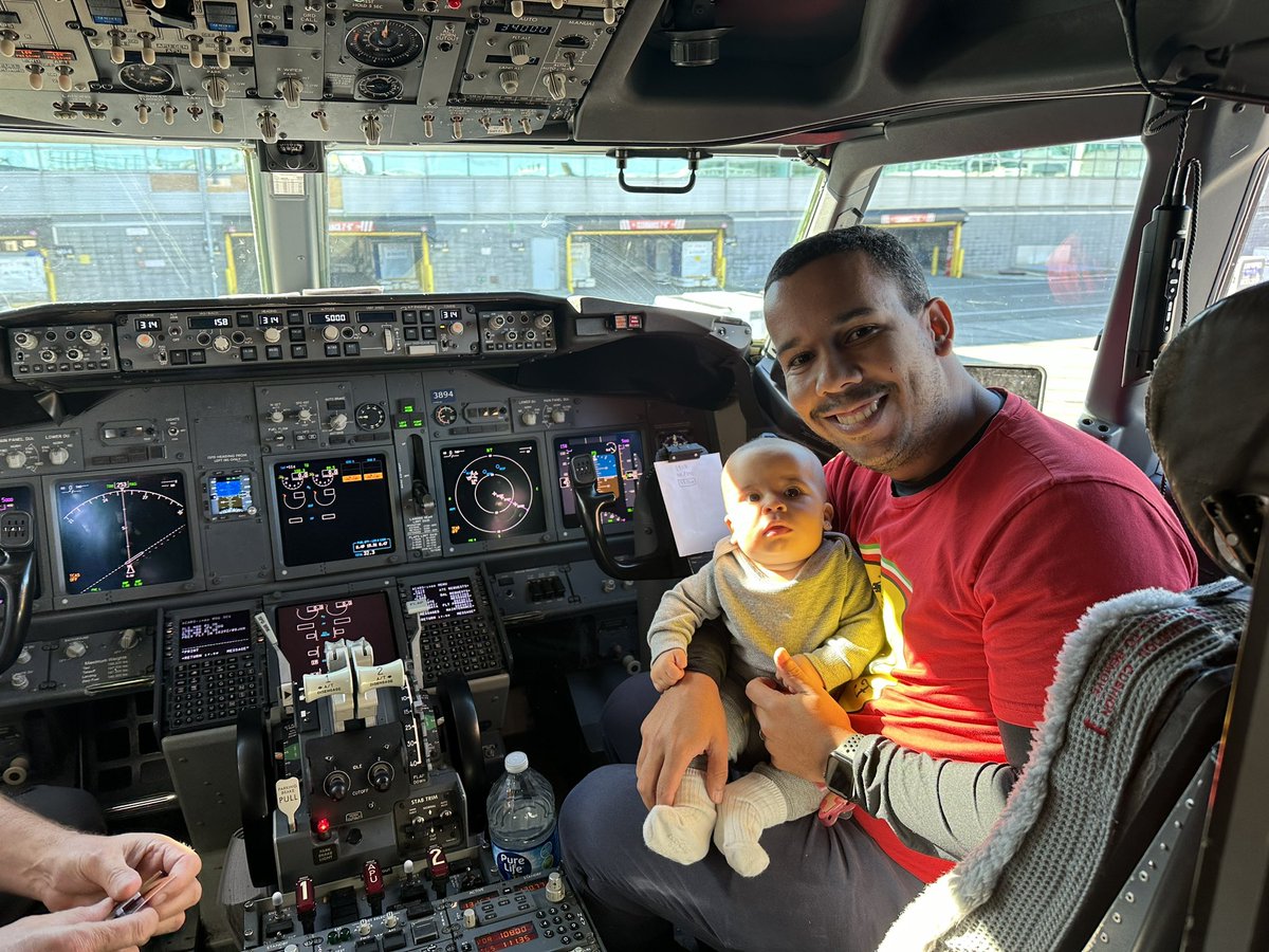 RD_11's tweet photo. Marcella first flight! Thank you @Delta #DL1908 https://t.co/rxCz04OtVp