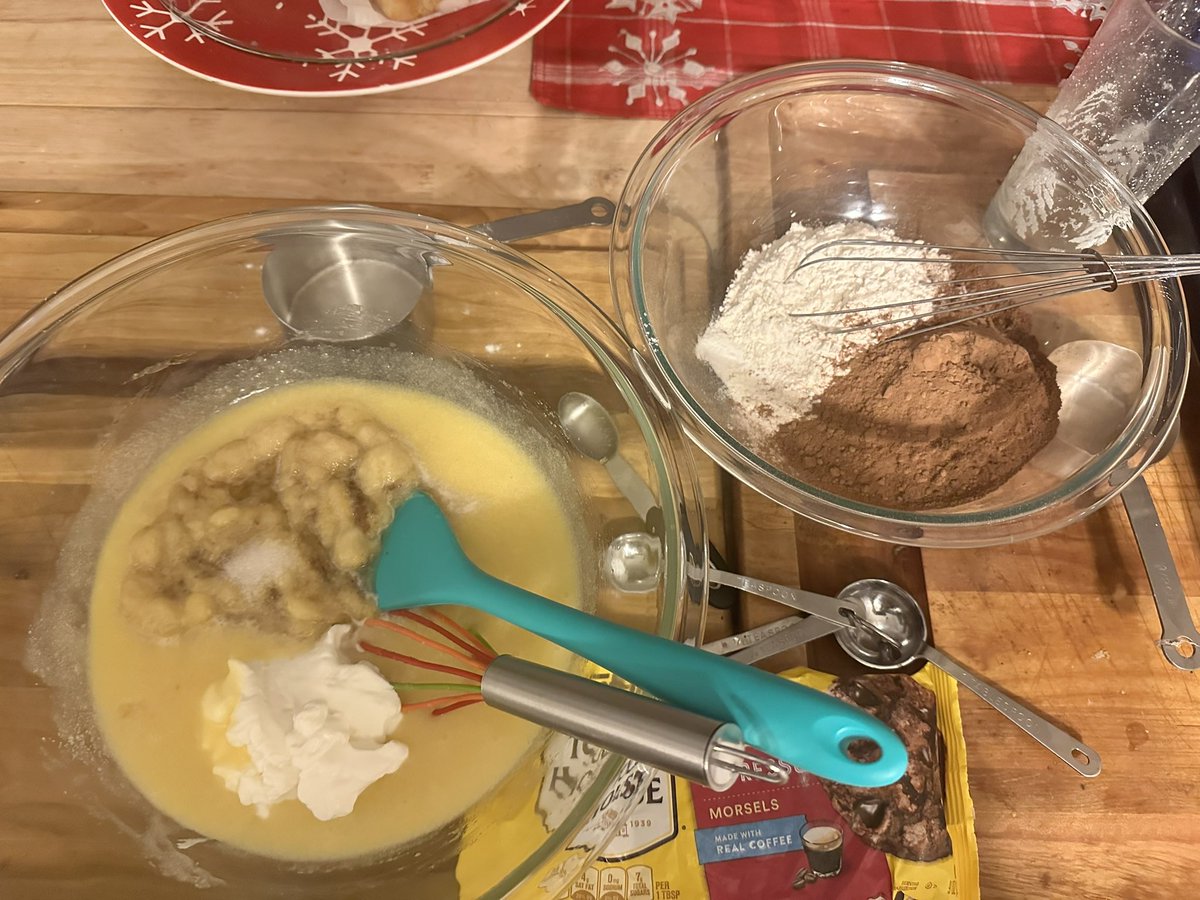 tmwinsett's tweet photo. Made @FoodDolls Double Chocolate Banana Bread recipe with Espresso Chocolate Chips, BIG hit with B https://t.co/TKolq8kjT9