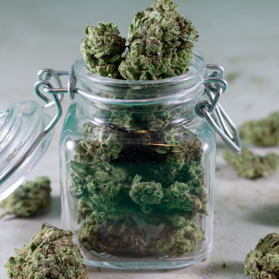 Kayacannabisco's tweet photo. Green dreams and smoky adventures. 💫 🍃 💨 

#KayaColorado #greens #goodvibes #happiness #denver https://t.co/sTqbHDT9Qz