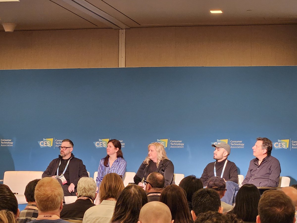 BuckeyeInSD's tweet photo. The transformation strategic integration of AI in entertainment, games, and mobile. #carmentrue on stage representing @qualcomm  AI leadership. https://t.co/wZeVYbprqk