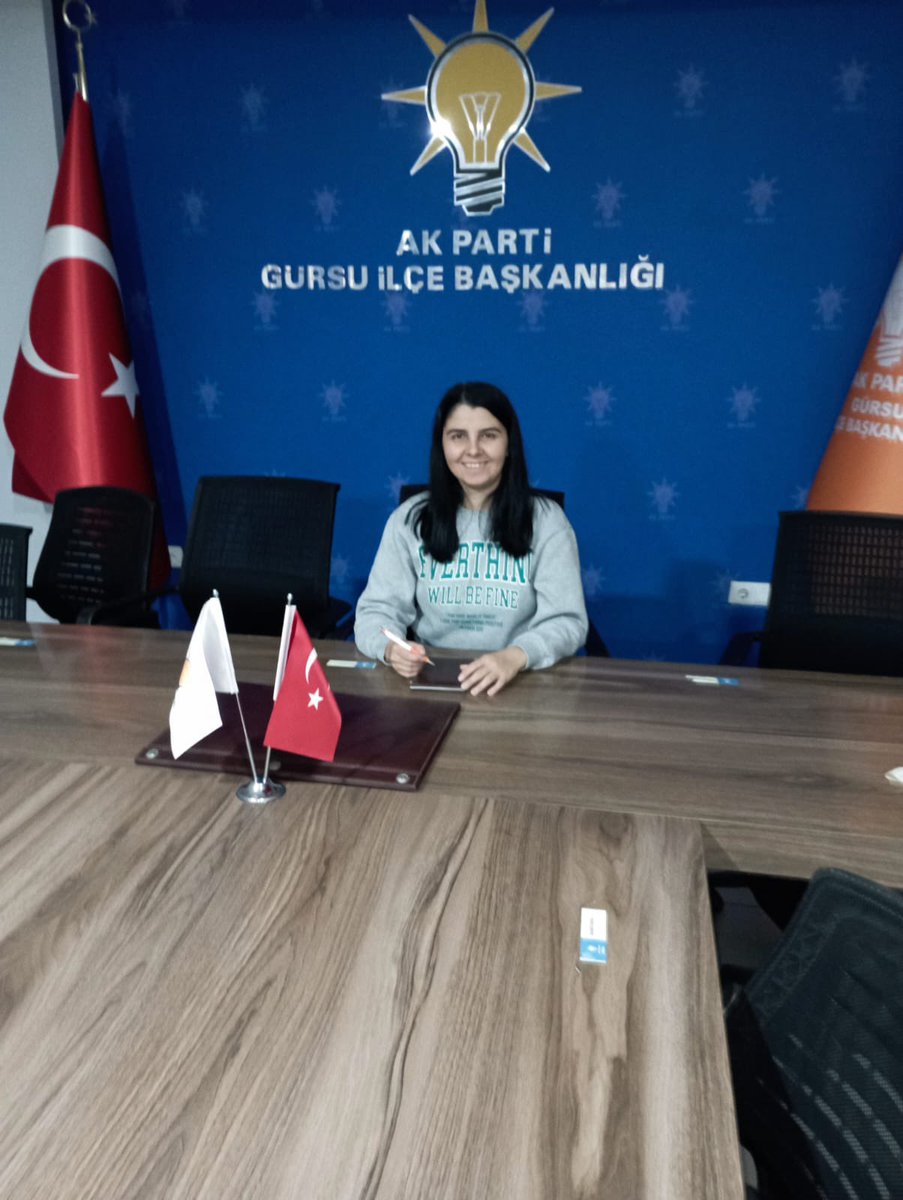 akkadingursu's tweet photo. Ak Parti Gürsu İlçe Başkanlığımızda Bugün, nöbetçimiz, Kadın Kolları Yönetim Kurulu Üyemiz Duygu Kılıç İnce Doğum günü olan üyelerimizi telefonla arayarak doğum günlerini kutladı. https://t.co/OhYhW0VoED